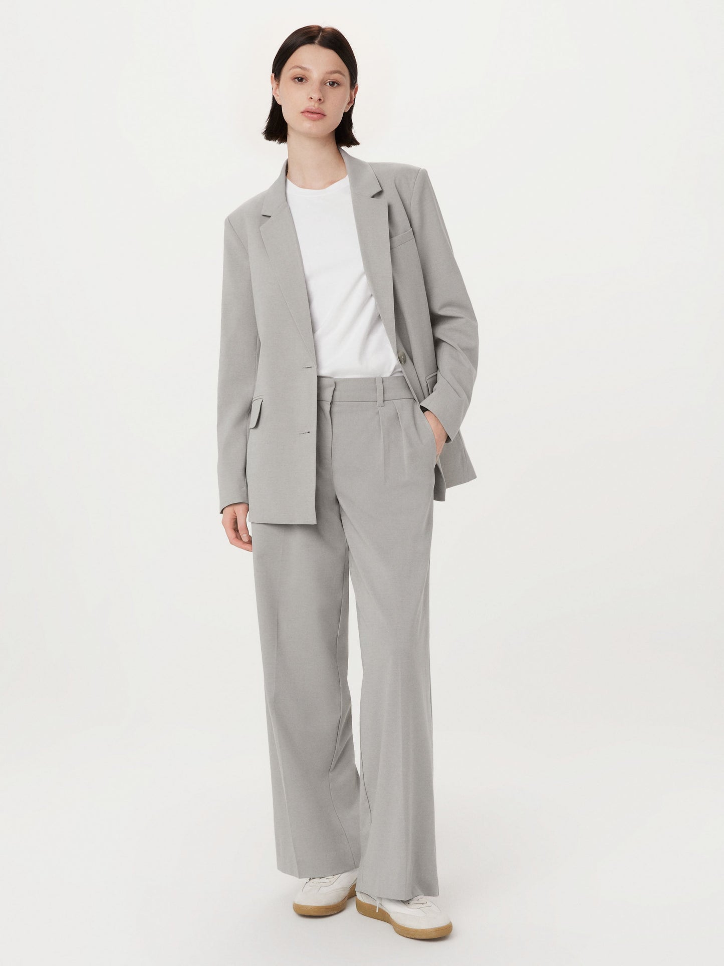 The Relaxed 2-Button Blazer in Light Grey