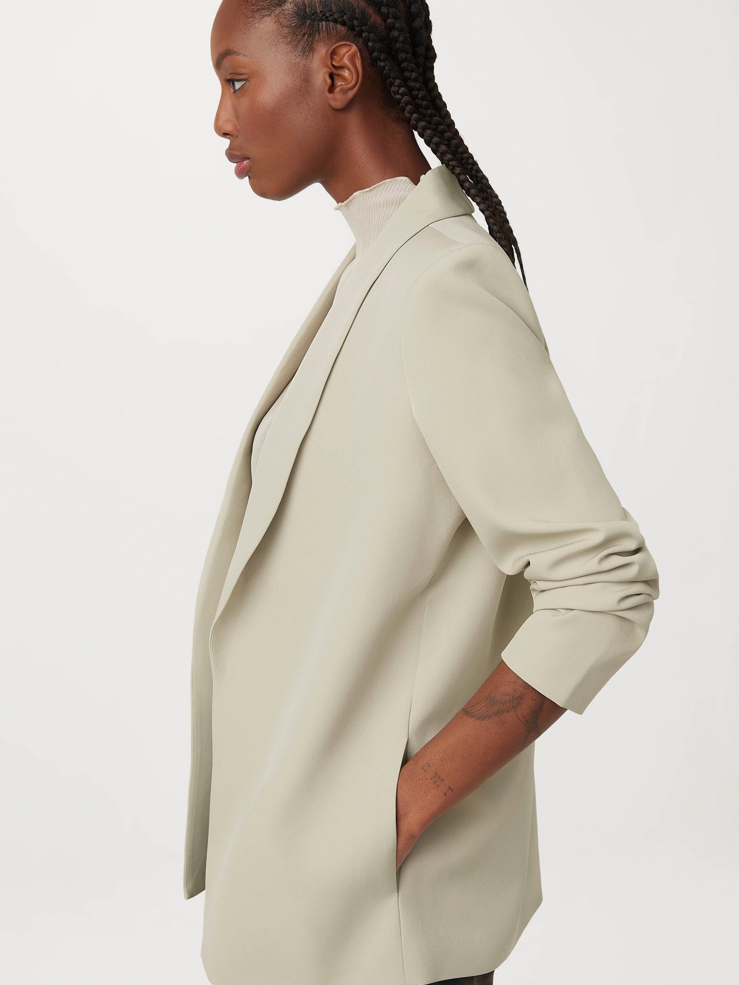 The Fluid Blazer in Light Greige